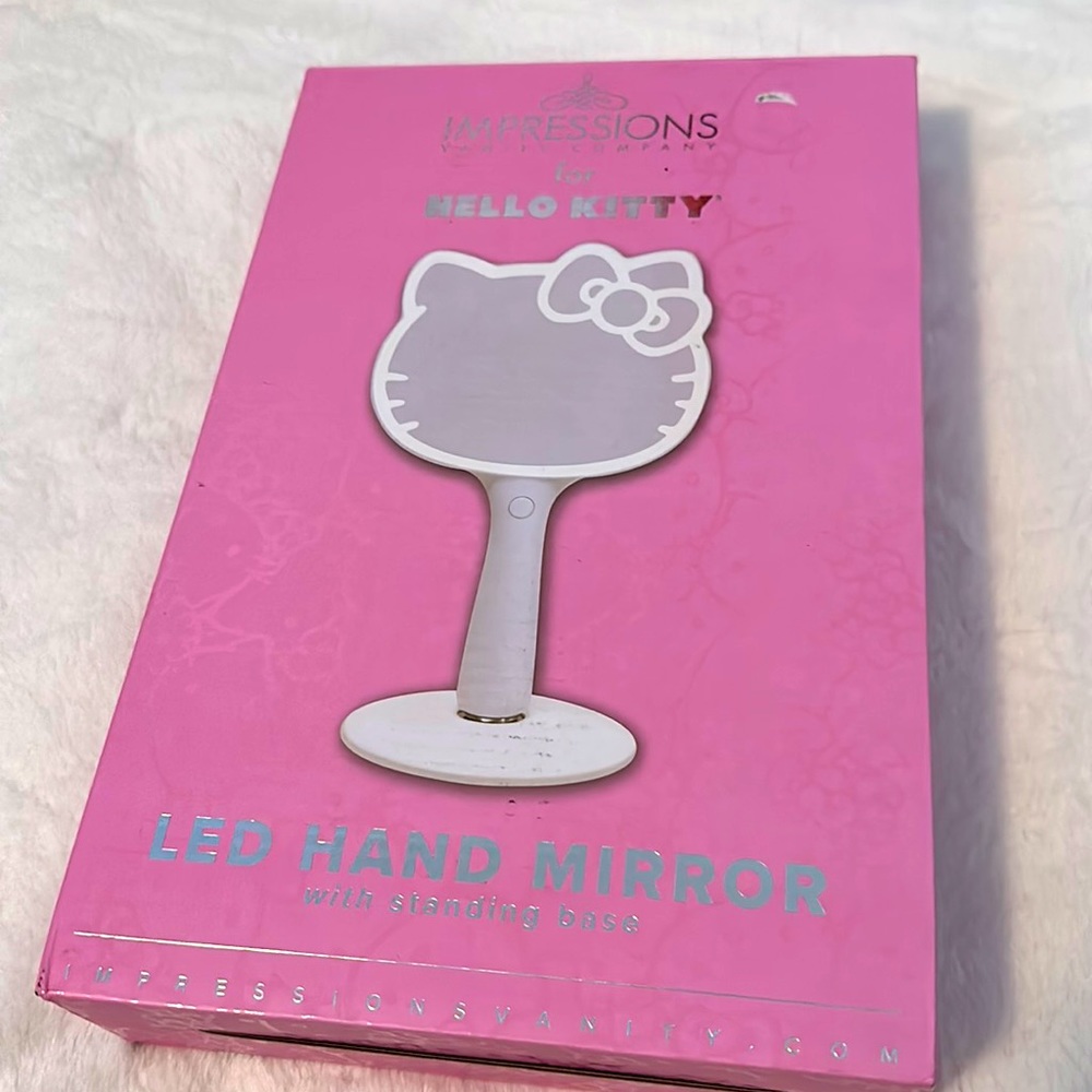 Impression Vanity Hello Kitty Led Hand Mirror Wit… - image 1